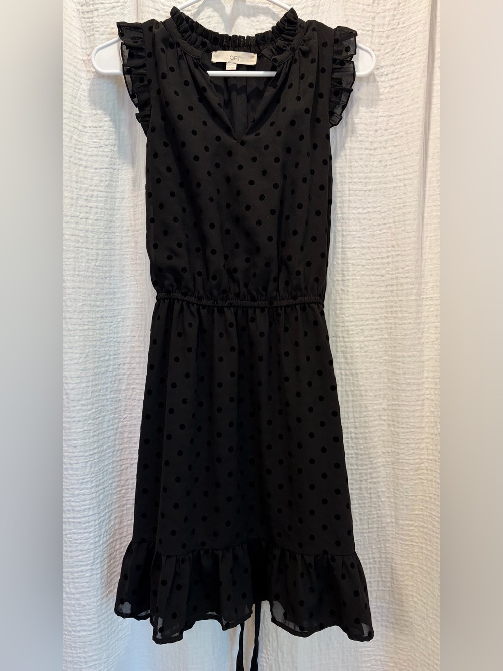 LOFT Black Clip Dot Ruffle V-Neck Dress - 6P